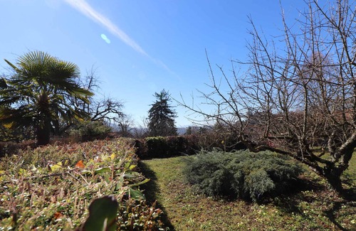 Annecy-le-Vieux Apartment | Spacious Apartment with Private Garden and Parking in Quiet Area