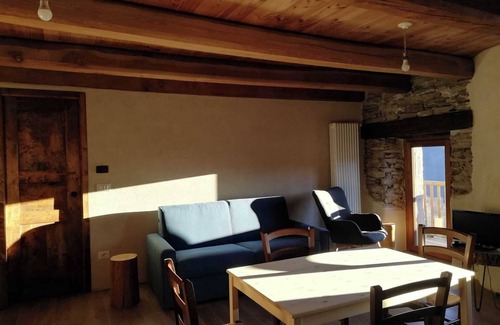 Morinesio Apartment | Spacious apartment with balcony and wonderful view of the mountains.
