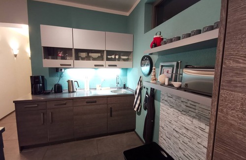 Loevenich Apartment | Spacious apartment with terrace (101 sqm.) close to town (10 min train ride) in the open