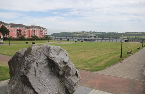 Youghal Apartment | Spacious Apt in the Centre of Town