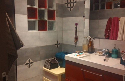 Compregnac Bed & Breakfast | Spacious attic room in a guest house