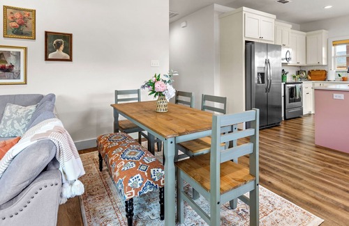 Abilene House | Spacious Bdrms ~ Sleeps 8 ~ Near ACU ~ Summer Savings ~ Pond ~ Playground ~ Pets