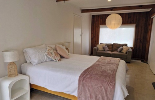 The Entrance North House | Spacious Beach Shack