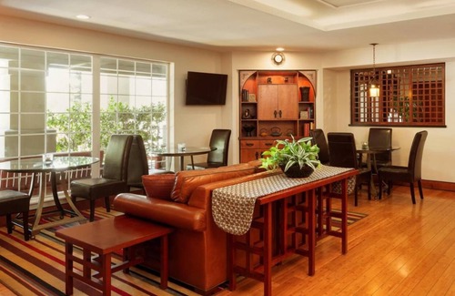 Snail Hotel | Spacious Boardroom Suite | Sunnyvale Location | 1 Unit
