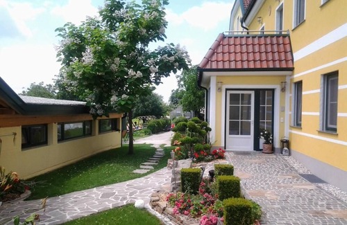 Sarling Apartment | Spacious, brand new vacation apartment on a family farm