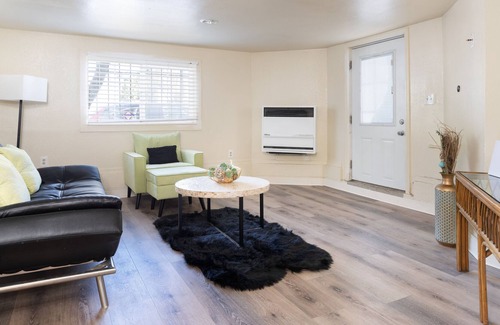 Downtown Oakland Apartment | SPACIOUS & BRIGHT 1 BR APARTMENT