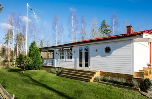 Ingelstad Cabin | Spacious Cabin for Work Crews, 10 Beds!