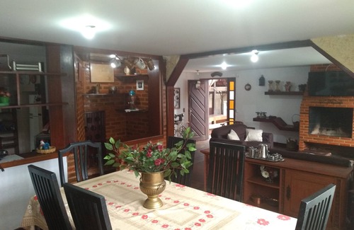 Teresopolis House | Spacious Chalet House with Pool and Barbecue Near CBF, Feirarte, Parque Nac.