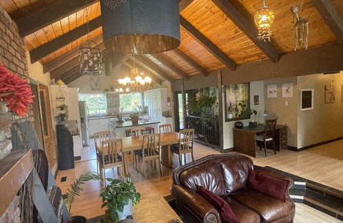 Parkland County Ski Chalet | Spacious Chalet with hot tub 5 mins from beach -sleeps 14