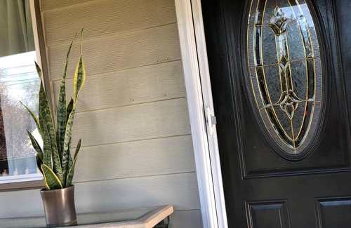 South End House | Spacious Clean House Close to Everywhere