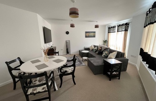 Darley Abbey Apartment | Spacious Comfortable Central Derby 2-bed Apartment