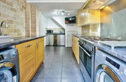 Matfield Cottage | Spacious comfy cottage in the middle of a beautiful Kent village.