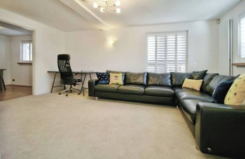 Matfield Cottage | Spacious comfy cottage in the middle of a beautiful Kent village.