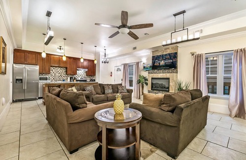 Faubourg Lafayette Condo | Spacious Condos in Downtown NOLA