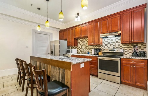 Faubourg Lafayette Condo | Spacious Condos in Downtown NOLA