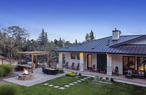 Napa Villa | Spacious, contemporary home with views over the Silverado Resort Golf Course.