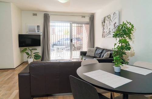 Rivervale Apartment | Spacious & Cosy Self-contained Apartment
