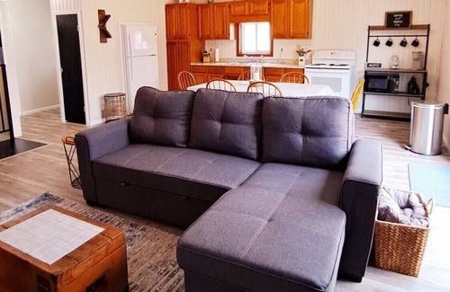 Coldwater Cottage | Spacious cottage, relaxing view, on channel frontage all sports/fishing lakes.