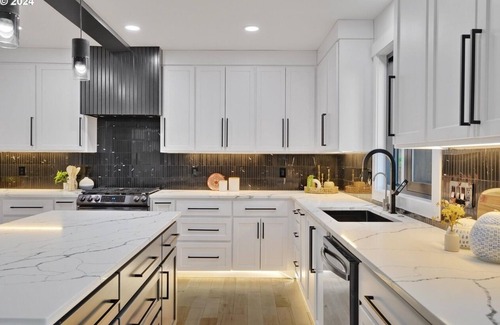 Southwest Hills House | Spacious estate with 4 bedrooms and WiFi, AC in cool Portland