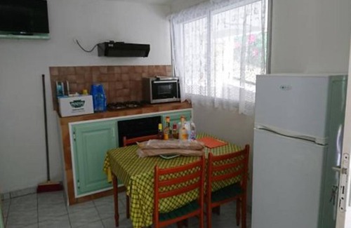 Riviere-Pilote Cottage | Spacious F4 at 1. 5 Km from the beach in a quiet environment close to nature