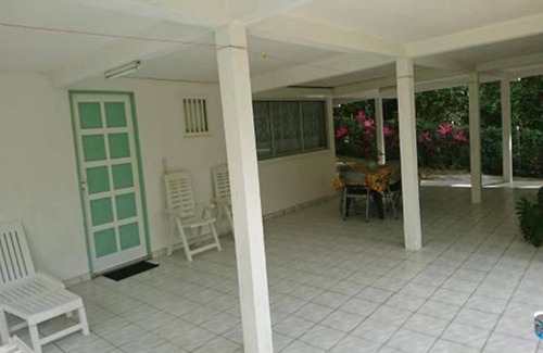 Riviere-Pilote Cottage | Spacious F4 at 1. 5 Km from the beach in a quiet environment close to nature