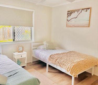 Battery Hill House | Spacious Family Beach House