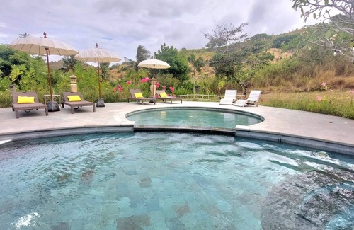 Batu Putih House | Spacious family Villa with freshwater pool, private garden, South West Lombok