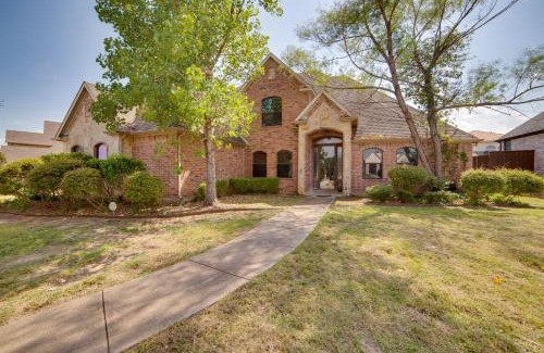 Sunnyvale House | Spacious Family Retreat with Yard in Sunnyvale