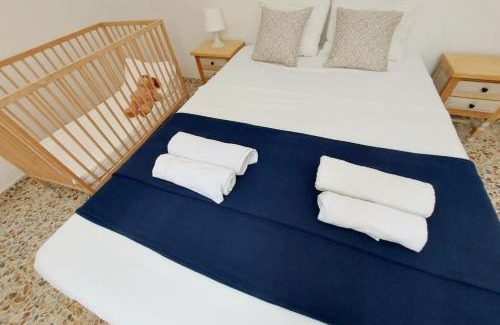 Nerja City Centre Apartment | SPACIOUS FLAT 100M FROM BEACH-NERJA-Spain