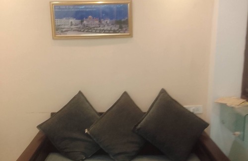 Attapur House | Spacious flat for 4