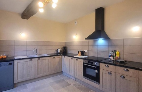 Le Crozet Cottage | Spacious gîte in Crozet - Up to 12 people, pets allowed