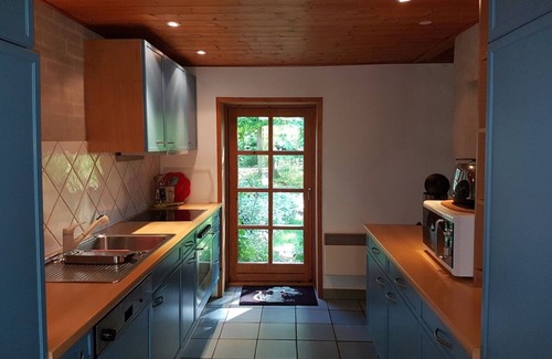 Kegnæshøj House | Spacious holiday apartment in a thatched country house - including underfloor heating