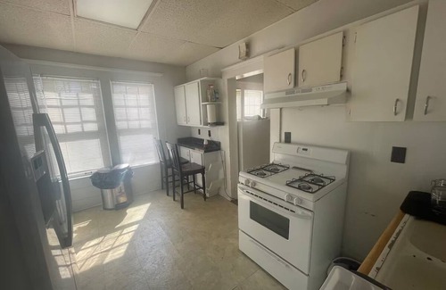 University Heights House | Spacious home close to UF Campus