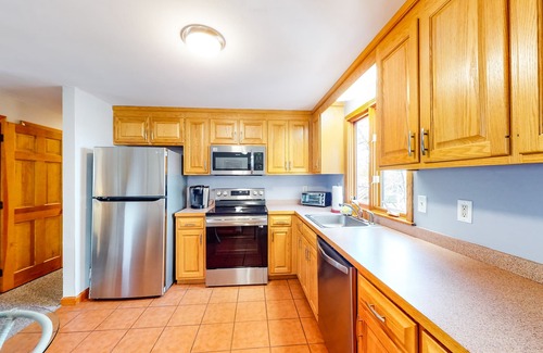 Harwich House | Spacious home on Hinckleys Pond with game room, sunroom & quick access to trail