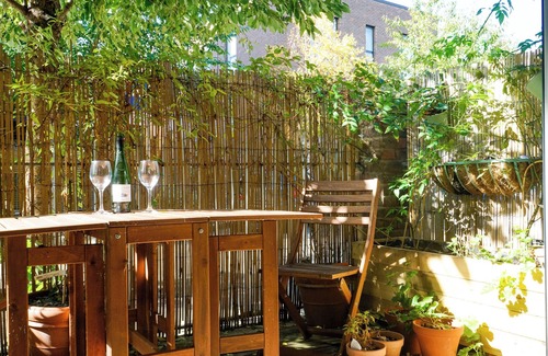 Haggerston Apartment | Spacious home with a touch of wilderness at the heart of East London.