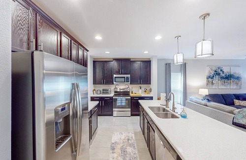 Groveland House | Spacious home with private washer/dryer, WiFi, enclosed yard, and gas grill