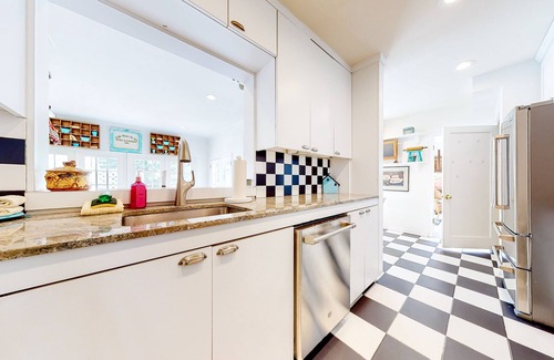 East Millcreek House | Spacious home with private heated outdoor pool, hot tub, patio, grill & W/D