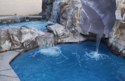 Fort Mohave House | Spacious Home with incredible Pool/slide and jaquzzi.Great River & Casino Fun.n