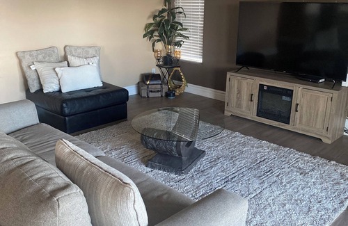 Fort Mohave House | Spacious Home with incredible Pool/slide and jaquzzi.Great River & Casino Fun.n