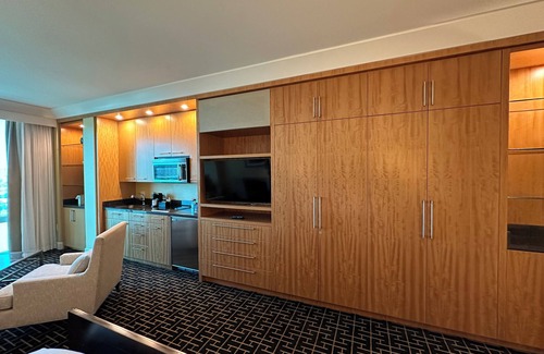 Las Vegas Apartment | Spacious hotel suite in marvelous Las Vegas with no resort fee, free coffee/WiFi
