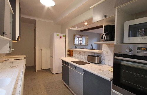 La Mesniere Cottage | Spacious House in Perche with Billiards and Pets Allowed