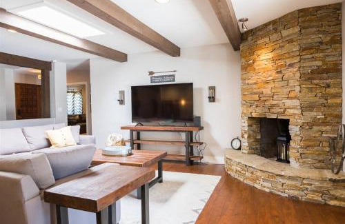 Paradise Valley Village House | Spacious Kierland oasis with pool heater, spa, BBQ