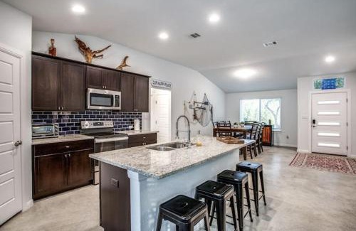 Lago Vista House | Spacious Lake Travis getaway with boat parking