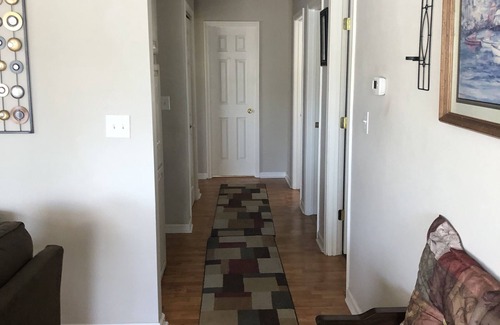 Red Hill House | Spacious lake view house in Conway, Myrtle Beach area