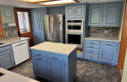 Groveland House | Spacious Lakefront Cabin. Just Steps To The Water. Perfect For Larger Families.