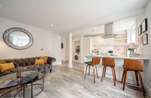 Henley-on-Thames Apartment | Spacious, light and luxurious apartment in the heart of Henley