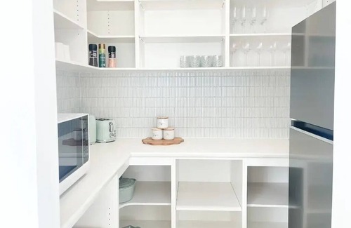 Wagga Wagga Apartment | Spacious, light filled home in the heart of Wagga!