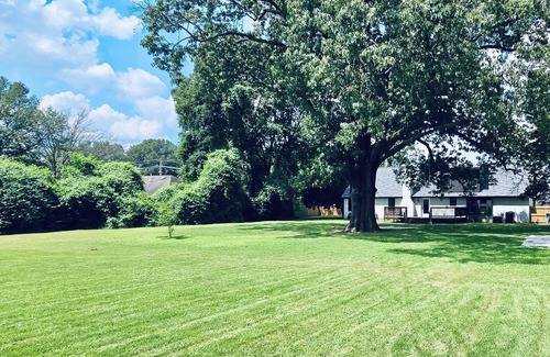 Southwind House | Spacious Memphis Stay w/Foosball Table, Games & Movie Nights