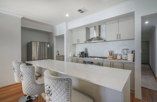 Bennett Springs House | Spacious Modern Family Home Close to Swan Valley