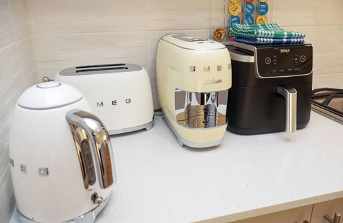 Bennett Springs House | Spacious Modern Family Home Close to Swan Valley